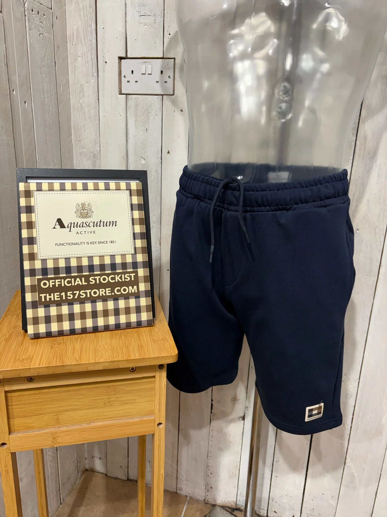 Aquascutum 2026 Badge Shorts - Navy