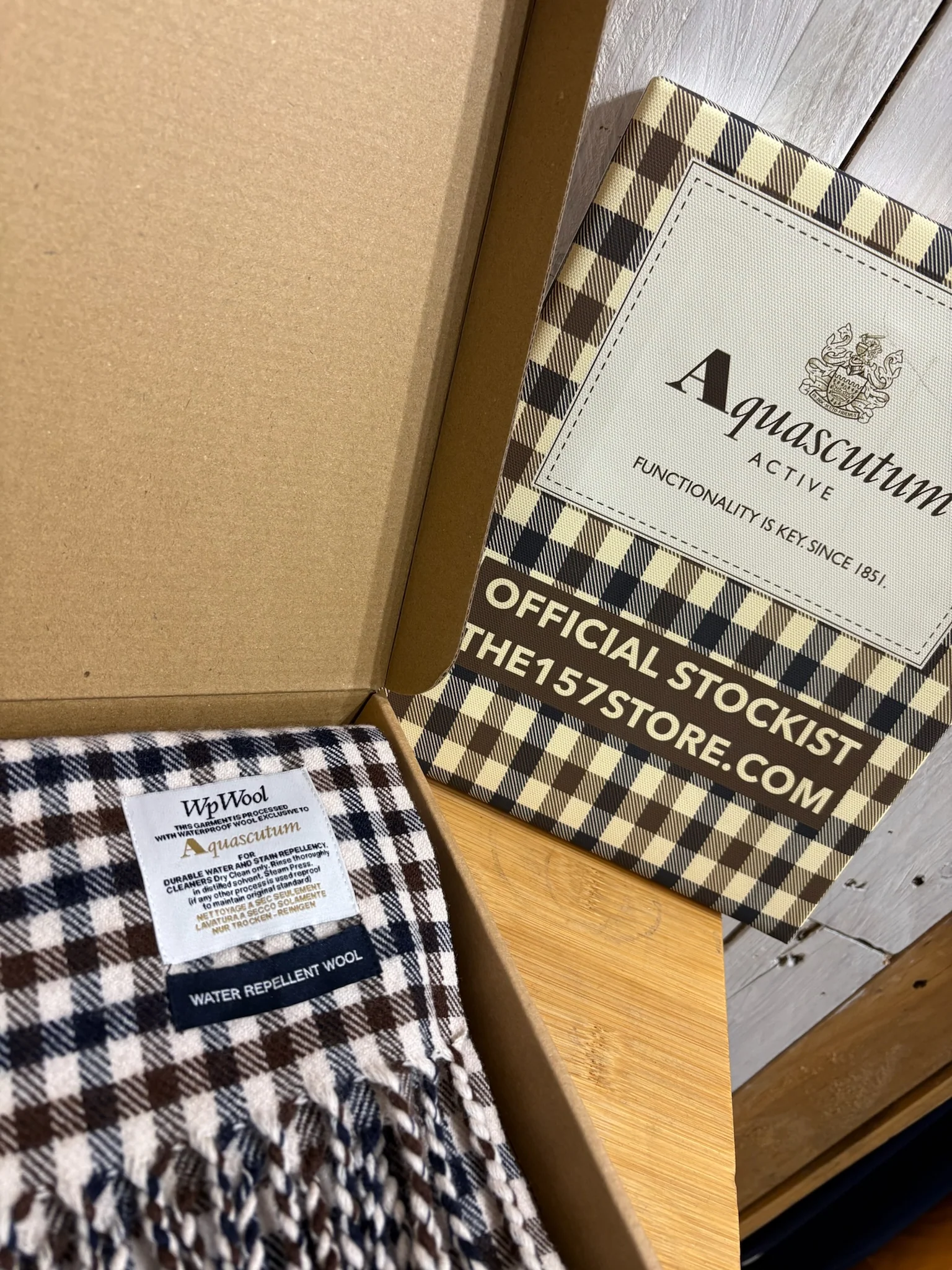 Aquascutum AW25 Wool Scarf - Club (Gift Boxed) LIMITED OFFER - Image 6