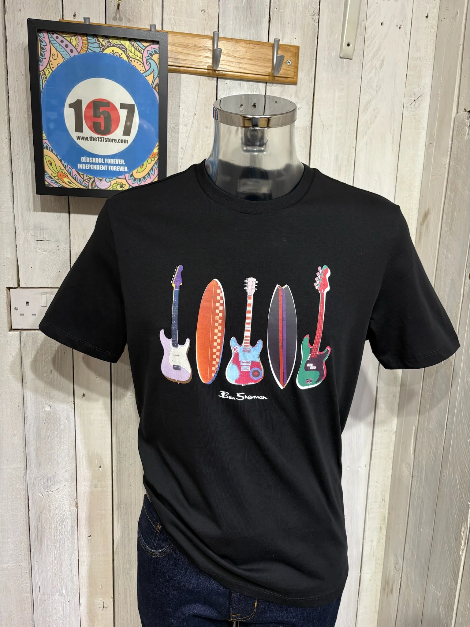 Ben Sherman Tee - Guitar/Surf - Black