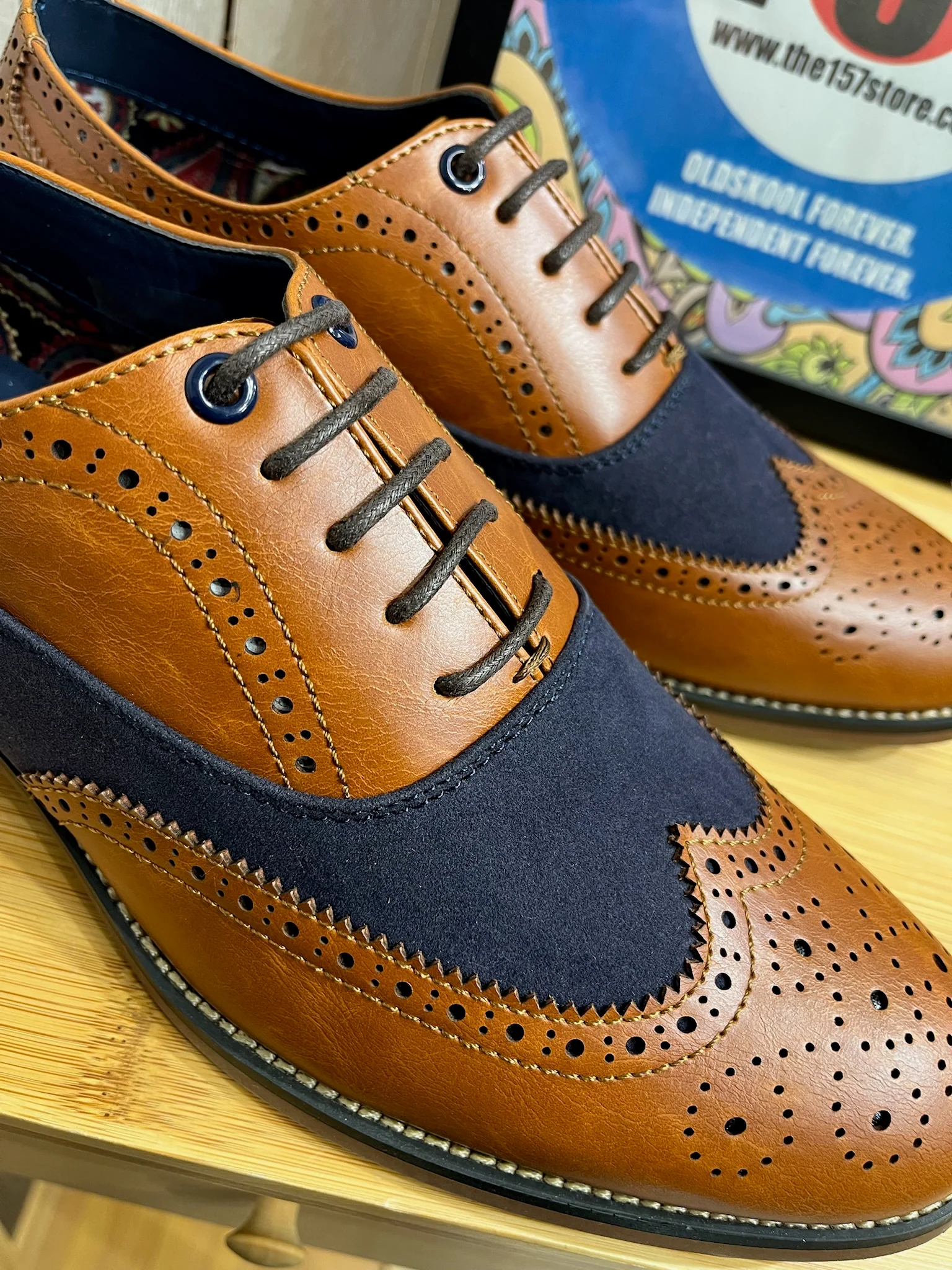 Gabicci Brunswick Brogue Shoes - Tan Navy - Image 3