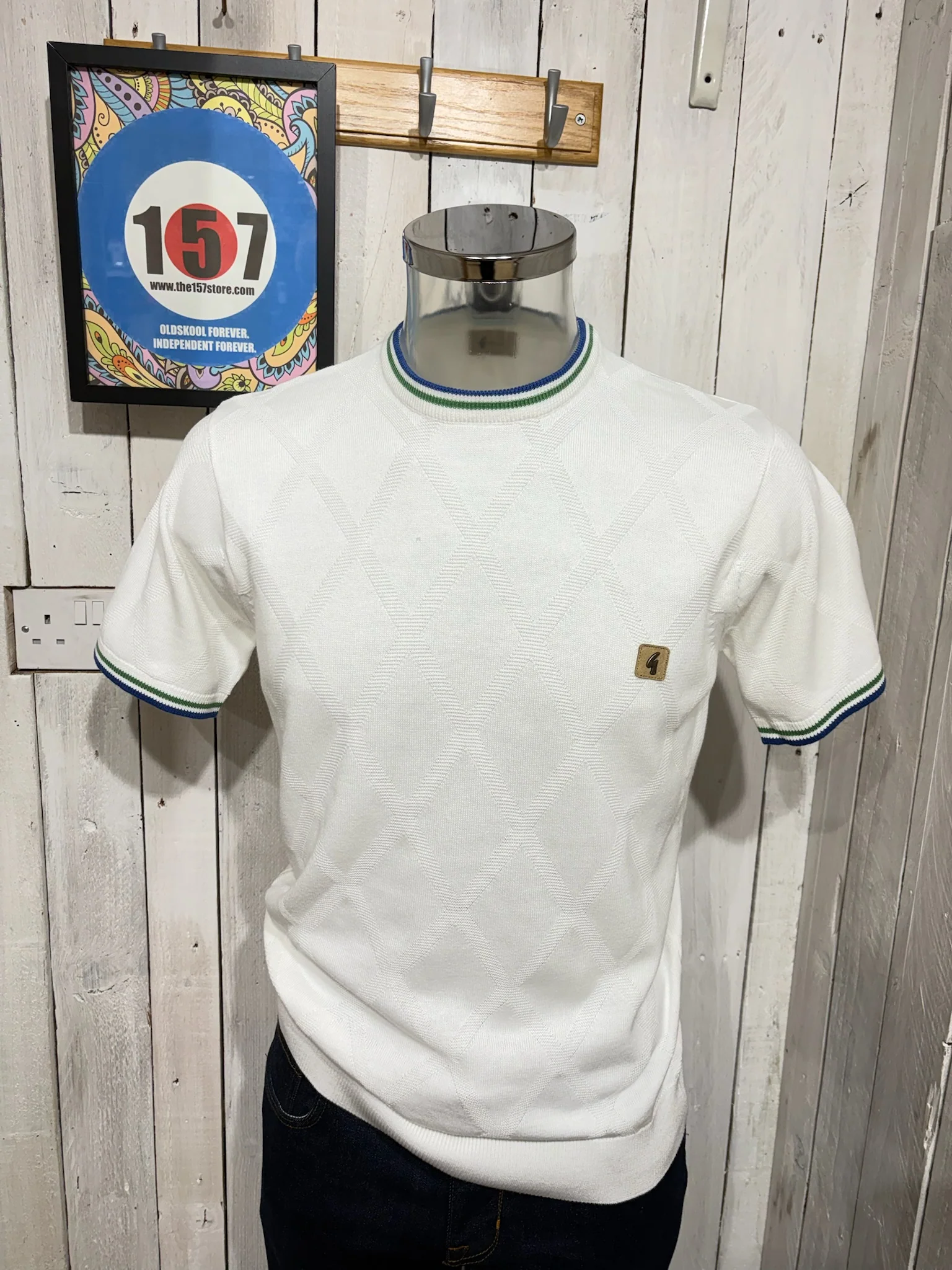 Gabicci Argyle Knit Tee - White (Diamond Texture)