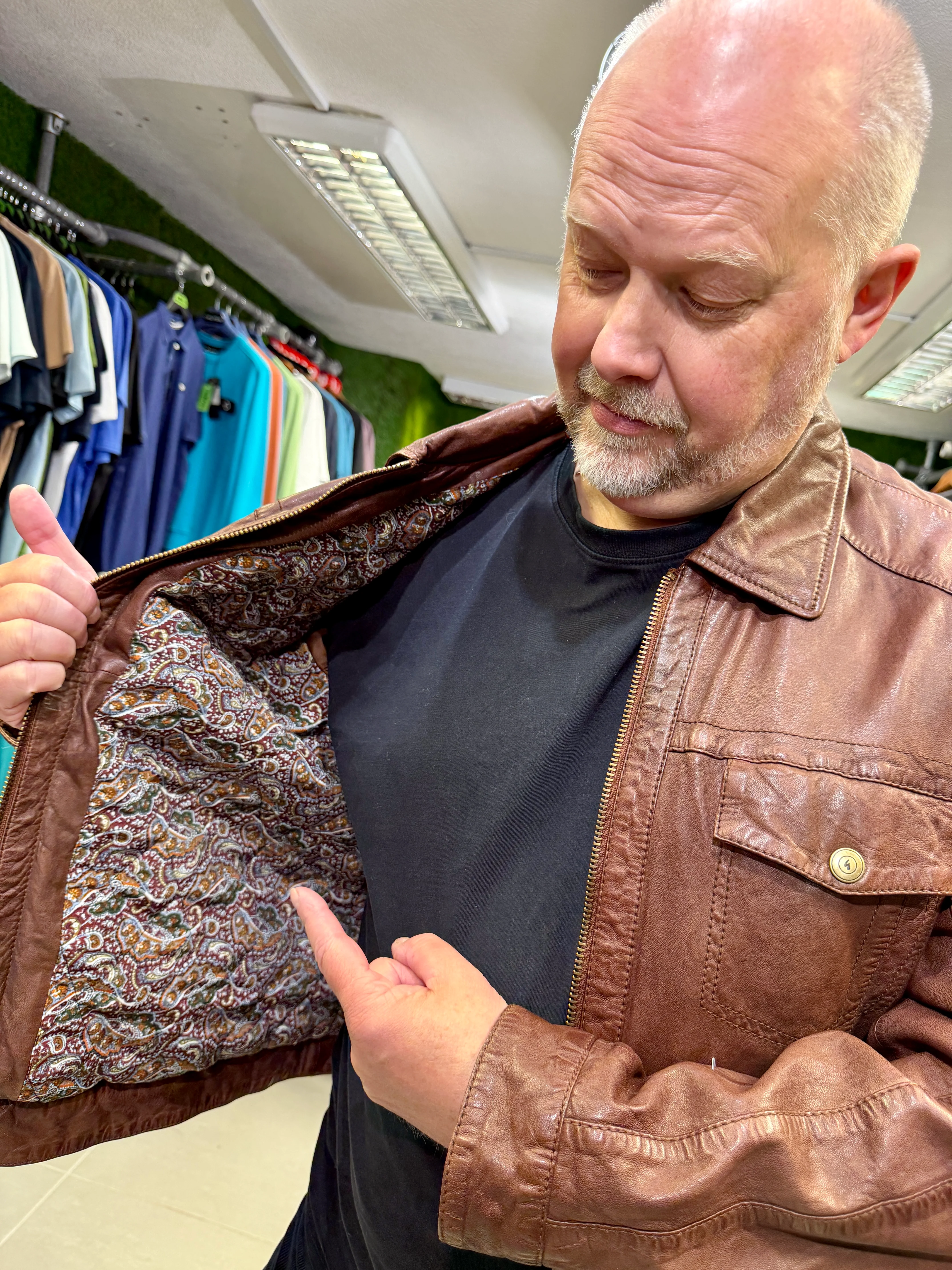 Gabicci Vintage Jameson Leather Jacket - Brown (Paisley Lining) - Image 4