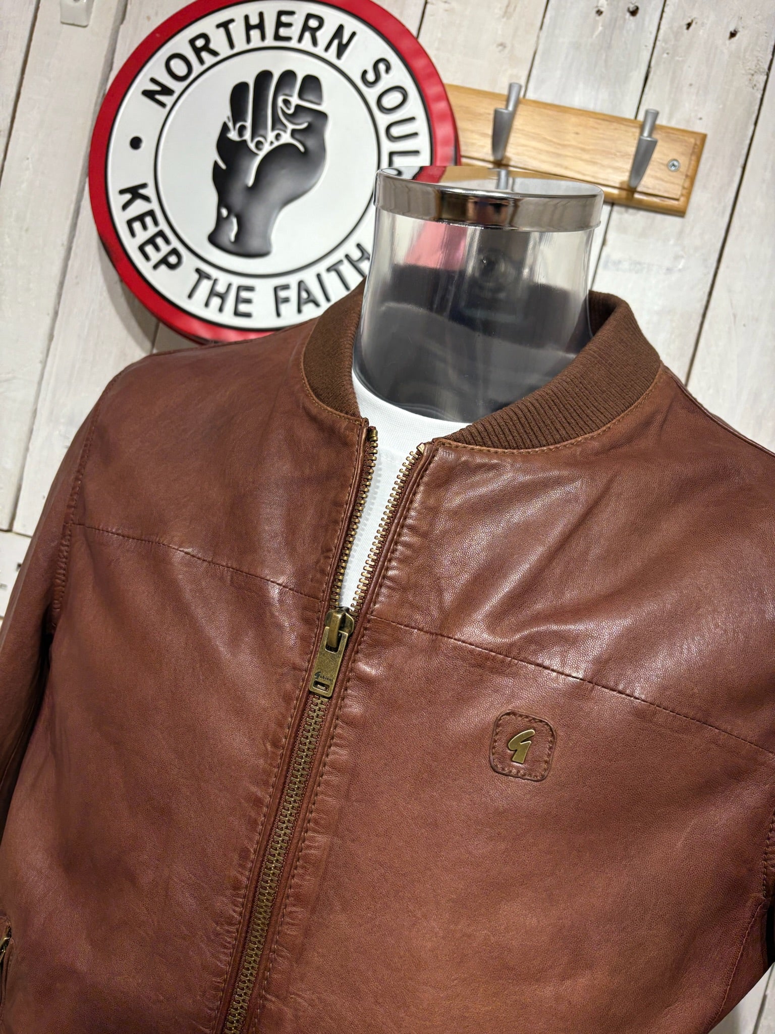 Gabicci Vintage Leather Bomber Jacket - Brown (Paisley Lining) - Image 3