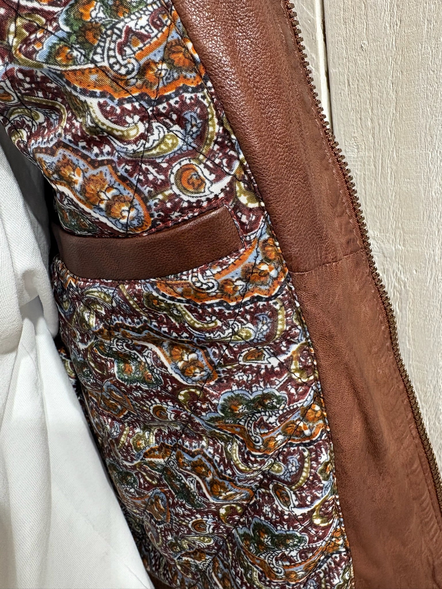 Gabicci Vintage Leather Bomber Jacket - Brown (Paisley Lining) - Image 4
