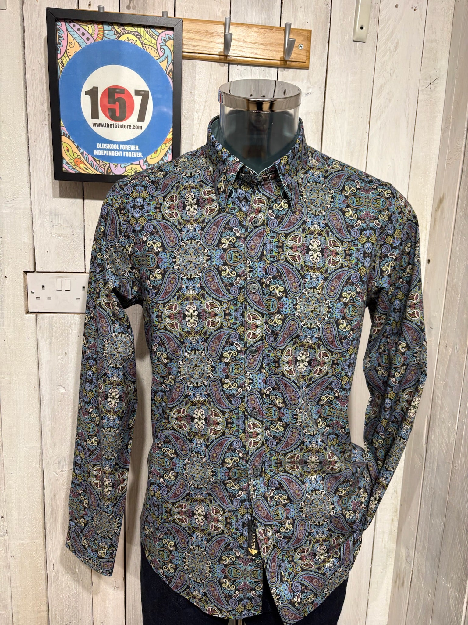 Gabicci Vintage Logan Paisley Shirt - Black - Image 2