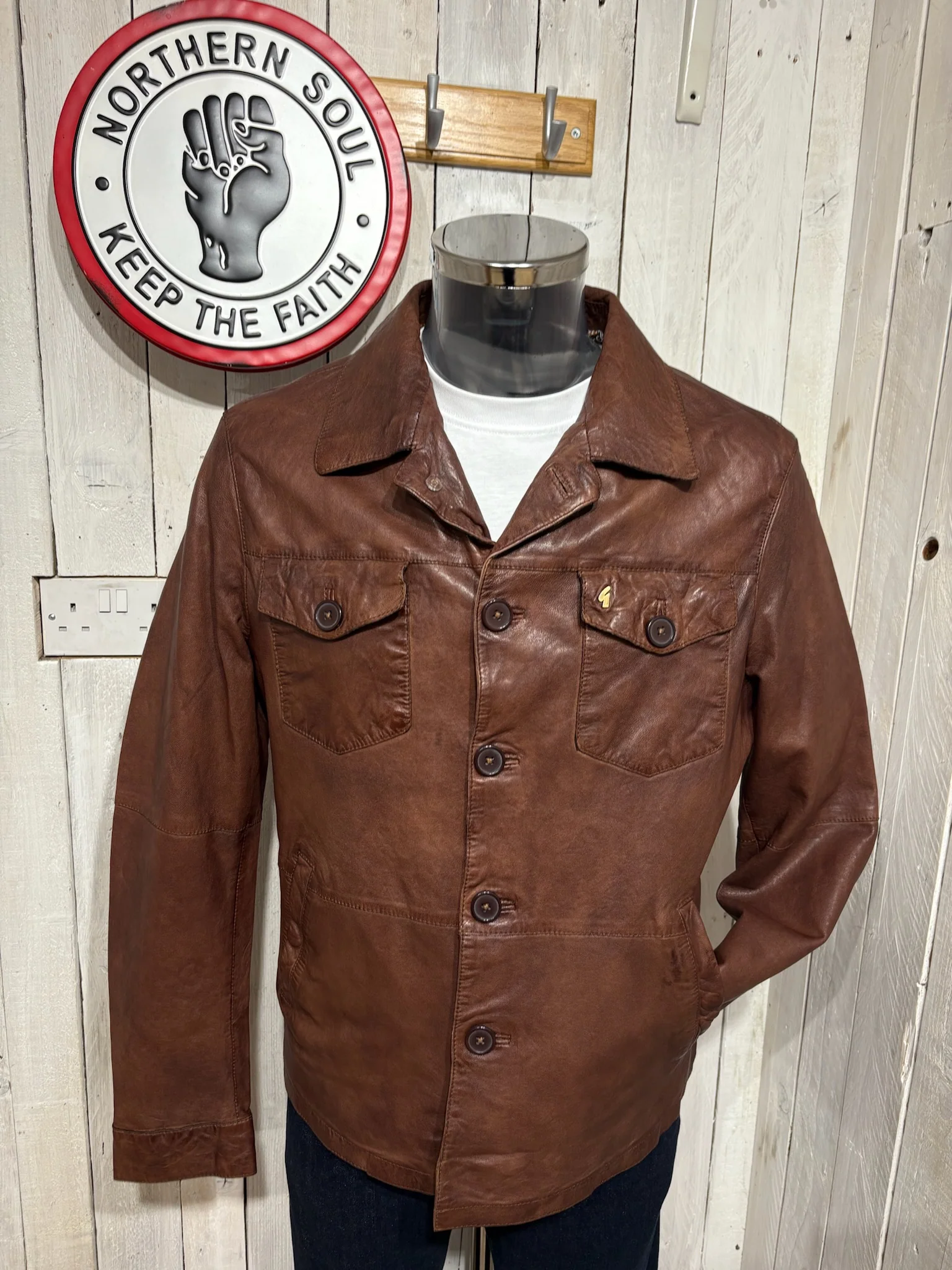 Gabicci Vintage Sam Button-Up Leather Jacket - Brown (Paisley Lining) - Image 3