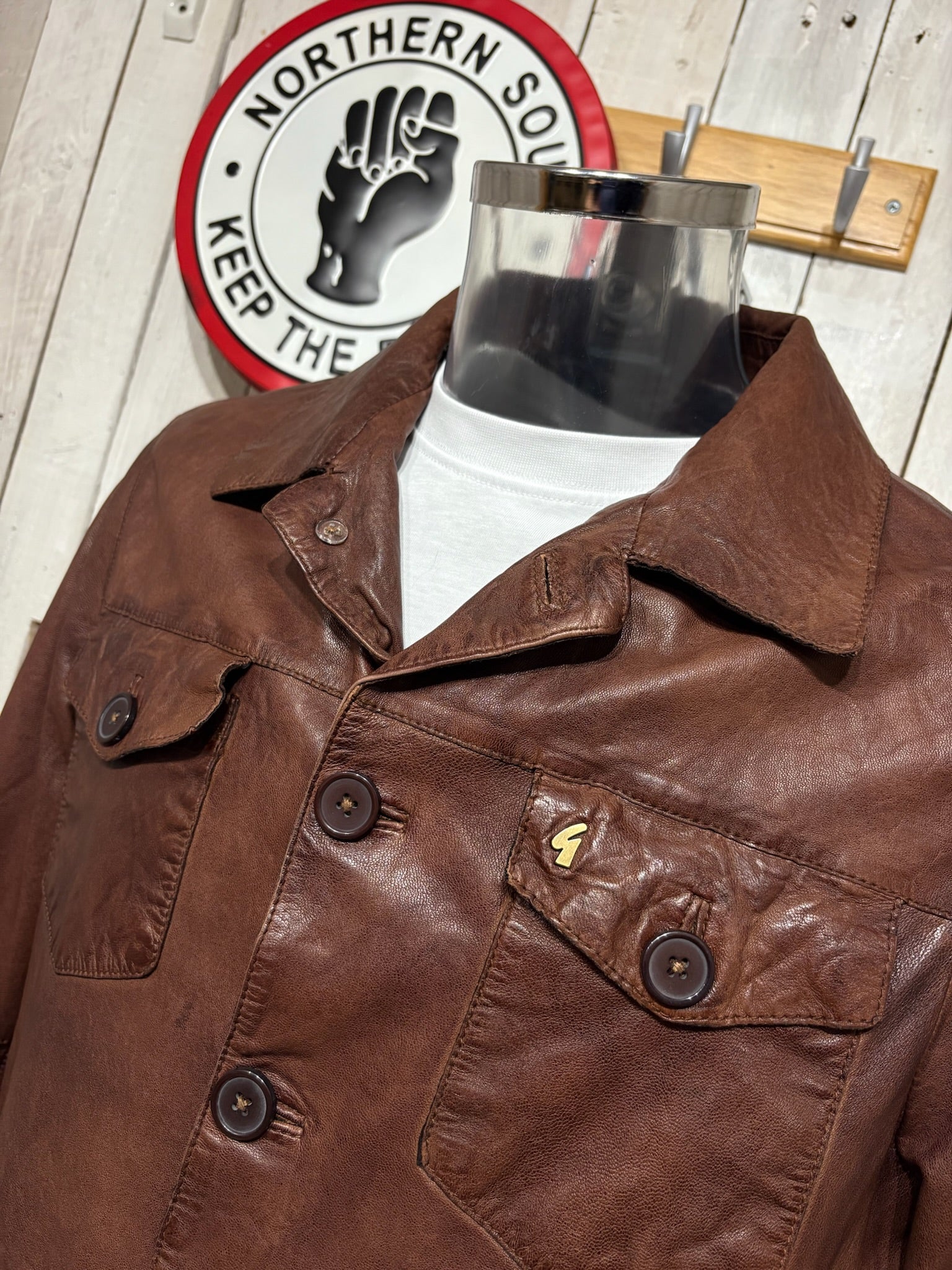 Gabicci Vintage Sam Button-Up Leather Jacket - Brown (Paisley Lining) - Image 7