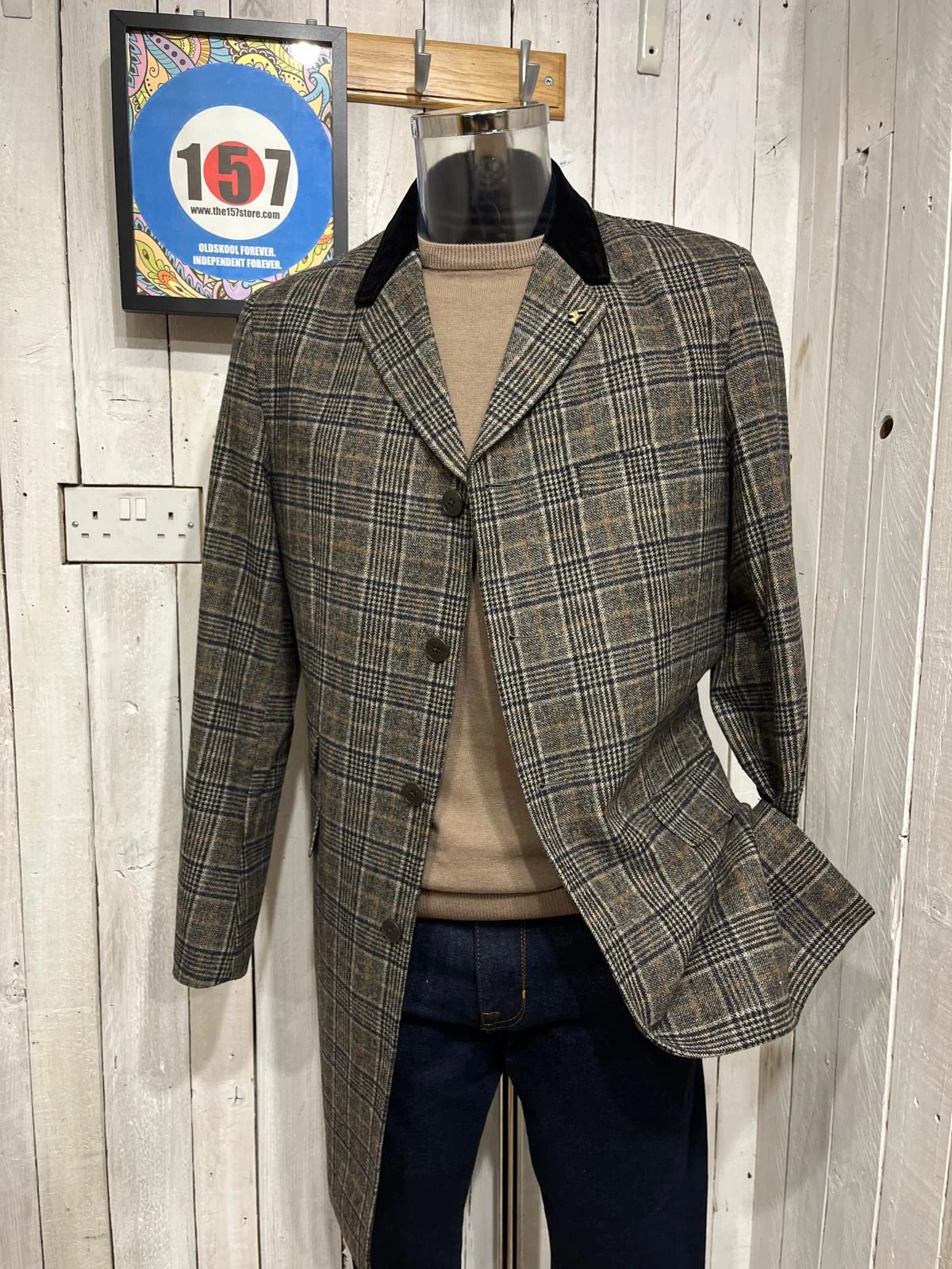 Gabicci Vintage Statham Check Overcoat - Black