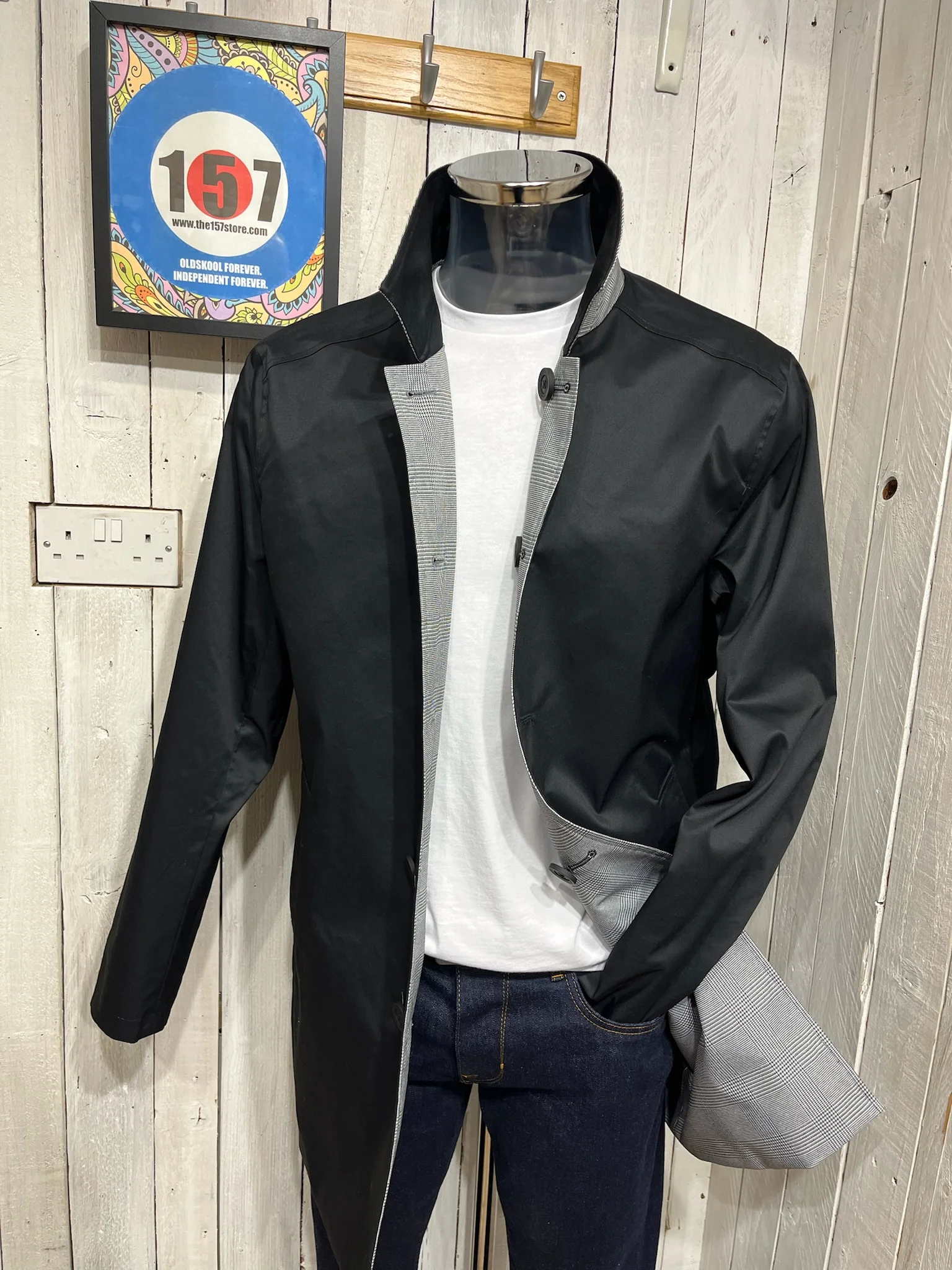 Guards of London Reversible Mac - Prince of Wales Check (100% Water Repellent) - Image 2