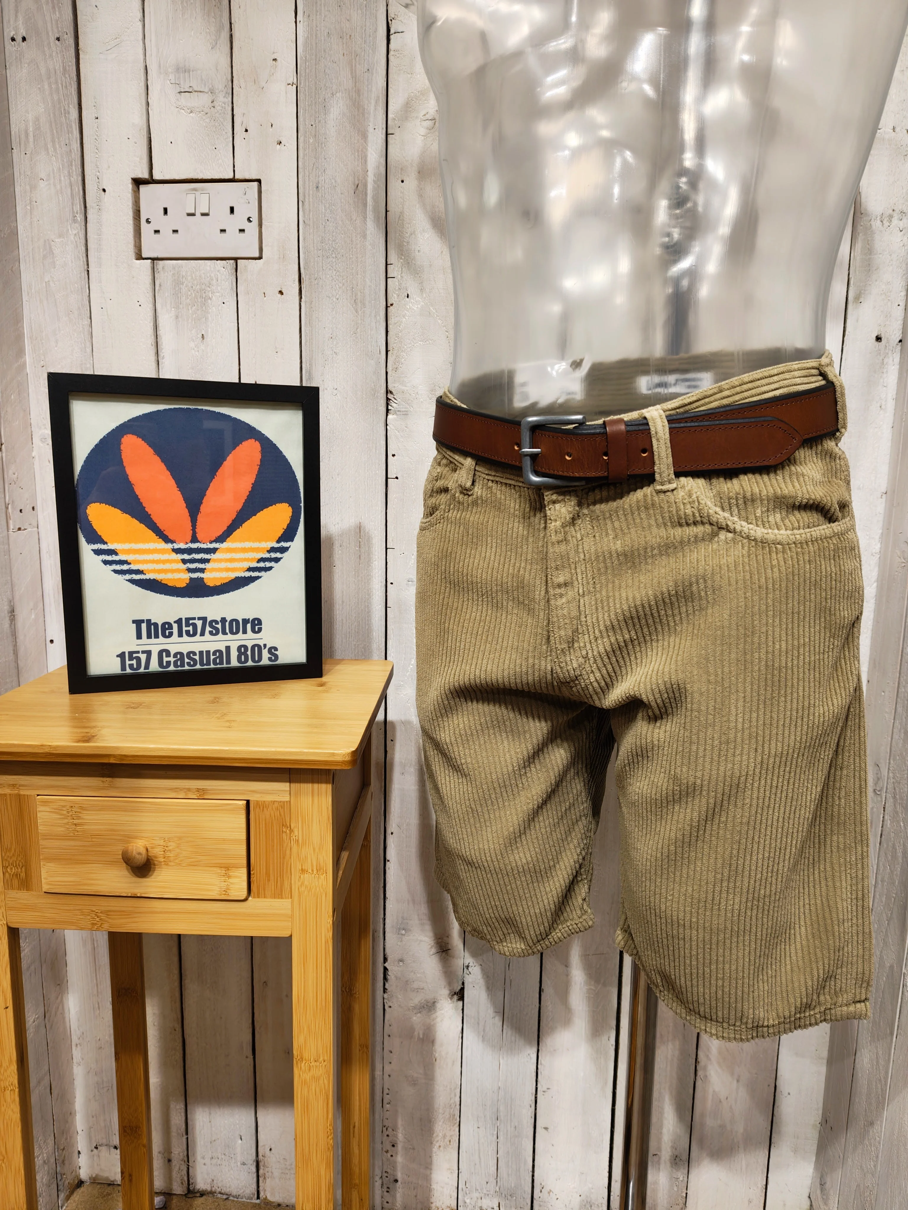 Lois Jumbo Cord Pepe Shorts - Dark Sand
