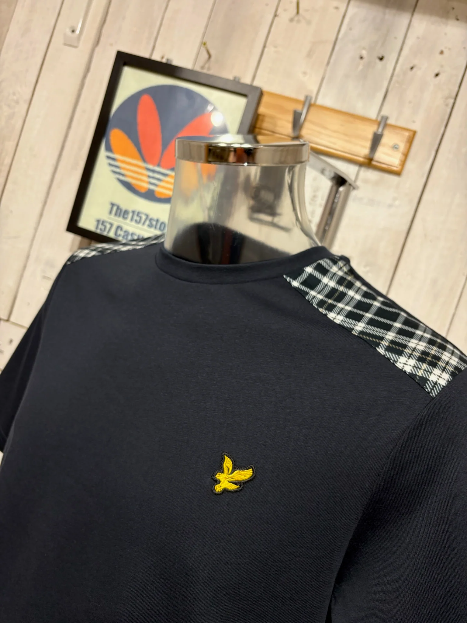Lyle & Scott Check Shoulder Tee - Navy - Image 2