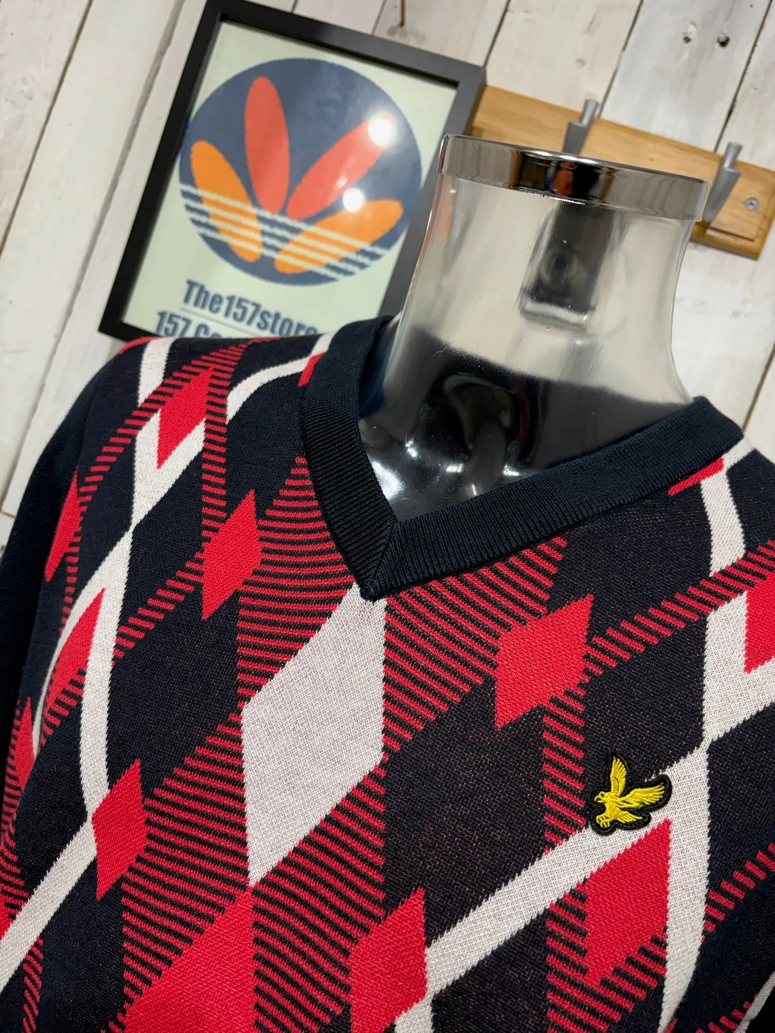 Lyle & Scott Cotton Argyle V Neck Jumper - DarkNavy/CherryRed - Image 2