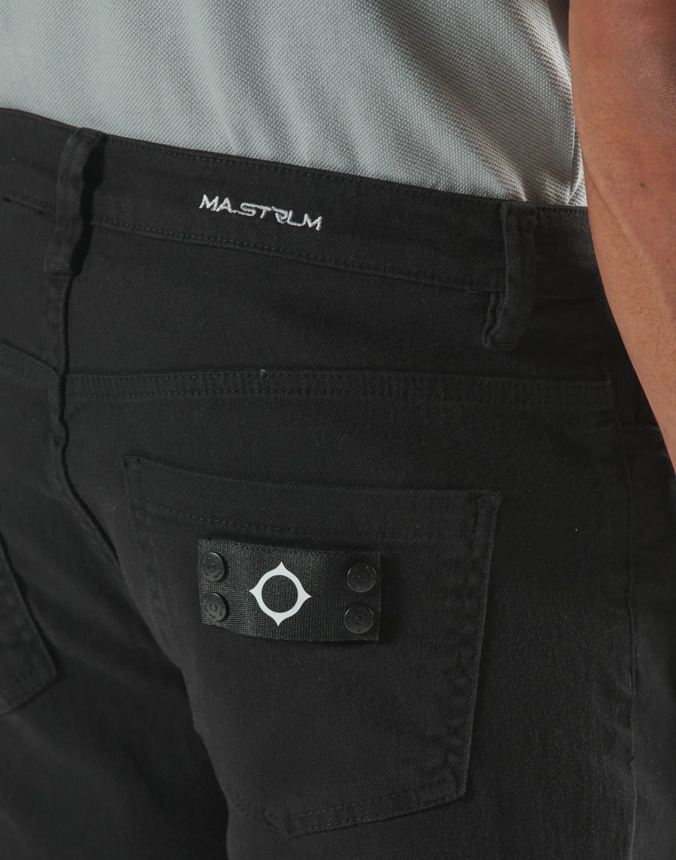 MA. STRUM Vanguard 5-Pocket Jeans - Black - Image 4