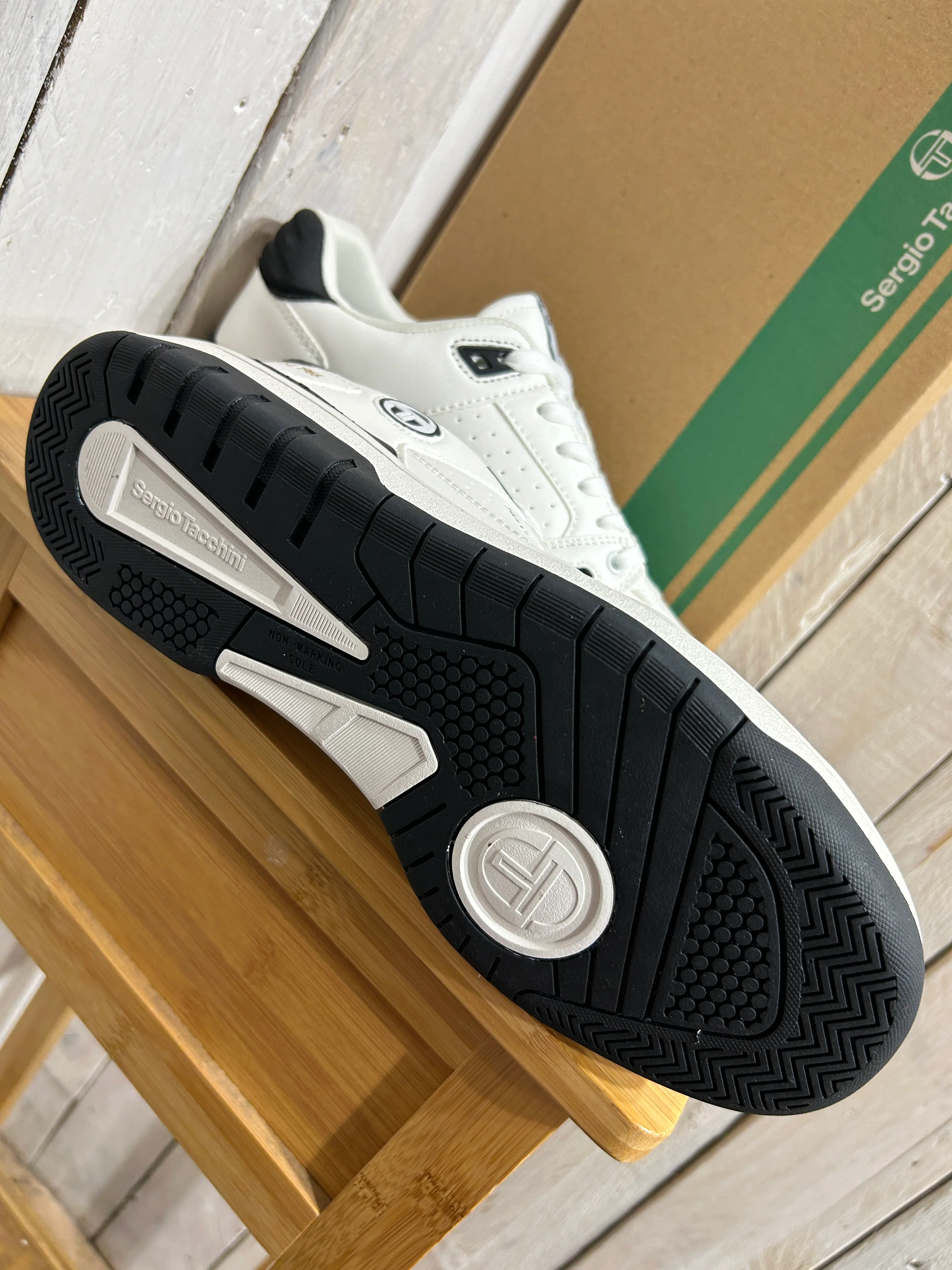 Sergio Tacchini Milano Trainers - White / Black - Image 3