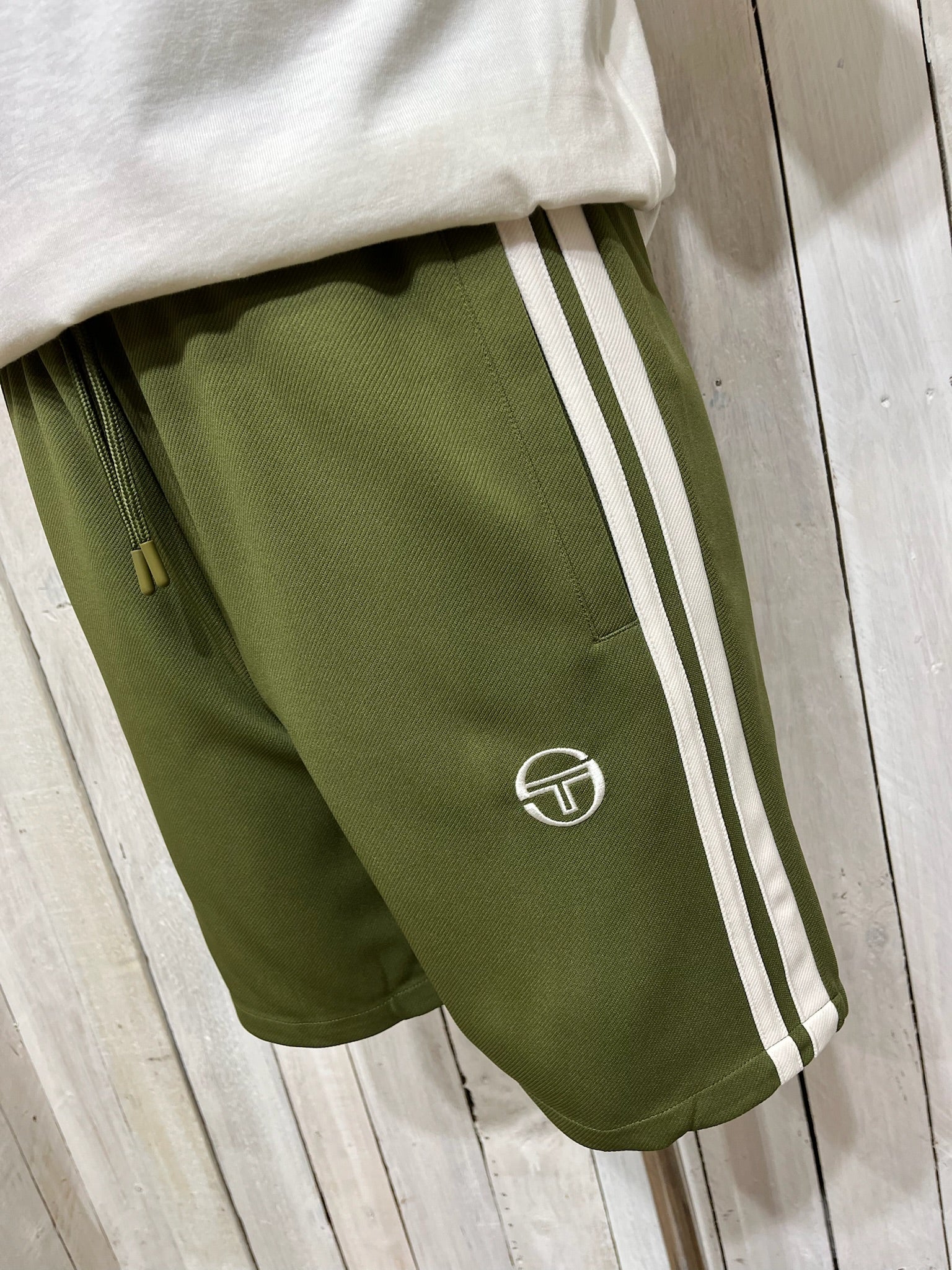 Sergio Tacchini Pietra Shorts - Moss - Image 2