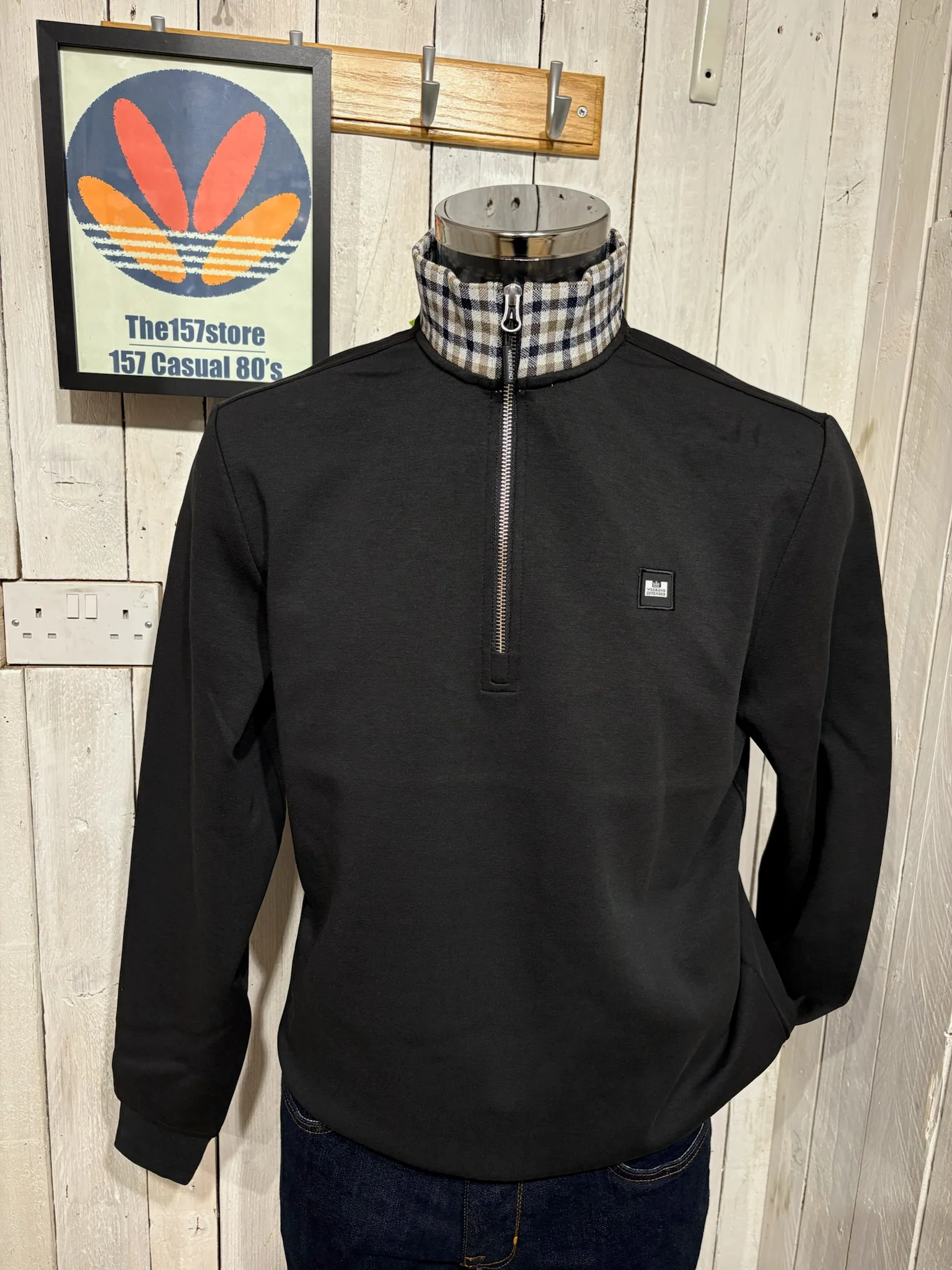 Weekend Offender Henson 1/4 Zip - Black